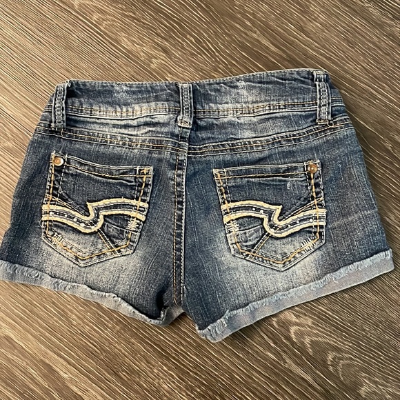 Wallflower Jean shorts - Picture 2 of 3